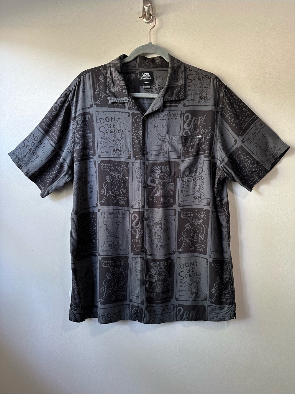Vans X Daniel Johnston Classic Fit Black Graphic Button Up Short Sleeve Shirt L